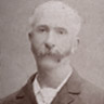 トーマス・ブレーク・グラバー（1838-1911年）。グラバーは，ジャーディン・マセソン商会の仲買人として1859年来日しました。彼は、長崎造船所や日本で最初に西洋機械を導入した高島炭鉱（1868年）など，三菱の初期の成長と多角経営の柱となった事業に関わりました。