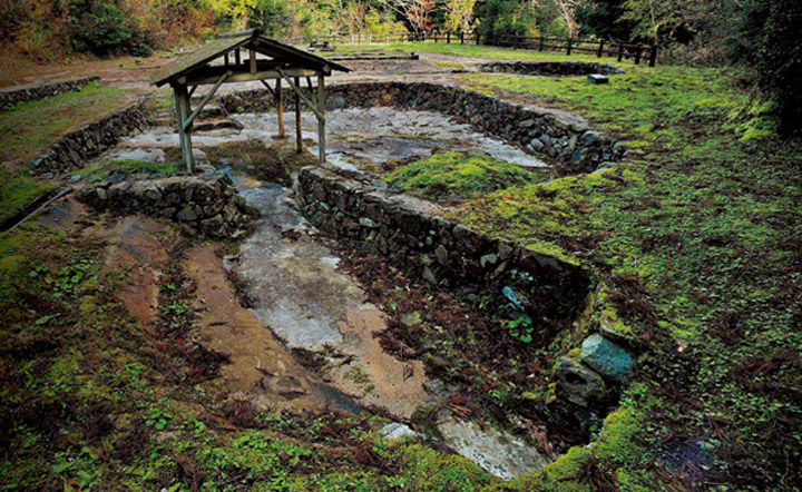 Ruins of dusting facility of iron sand at Ohitayama Tatara Iron Works.