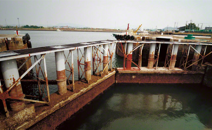 Sluice-gate system of Miike Port