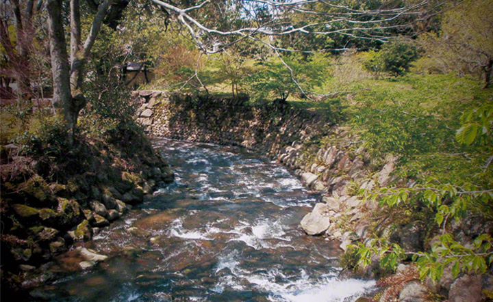Nirayama Furukawa River. The source of water and waterpower for cannon-boring at Nirayama still follows its original course.