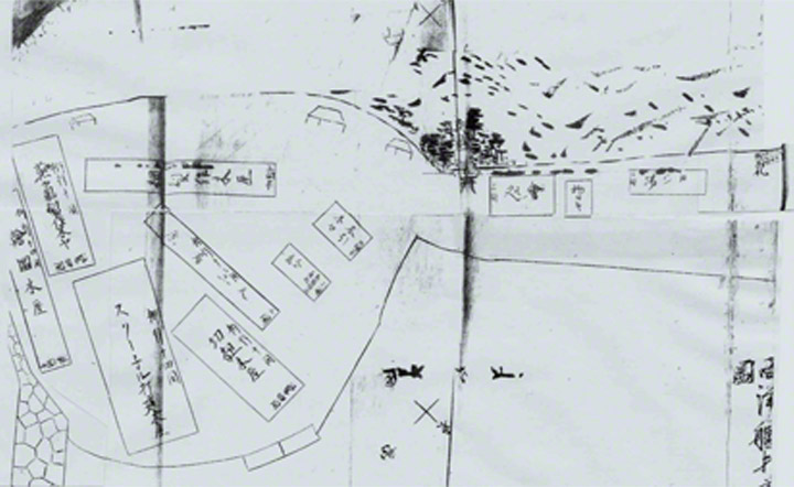 恵美須ヶ鼻造船所古絵図（1856年）。丙辰丸建設時に描かれたもの。左下には石組の防波堤があり、製図小屋，大工小屋などの建物がありました。